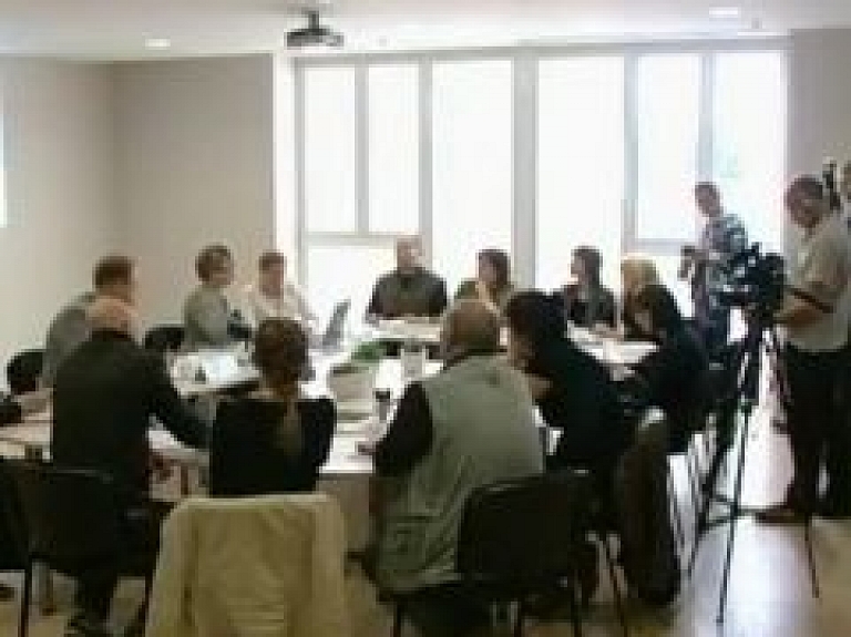 Ikviens varēs pārliecināties par banku finansiālo stāvokli (video)