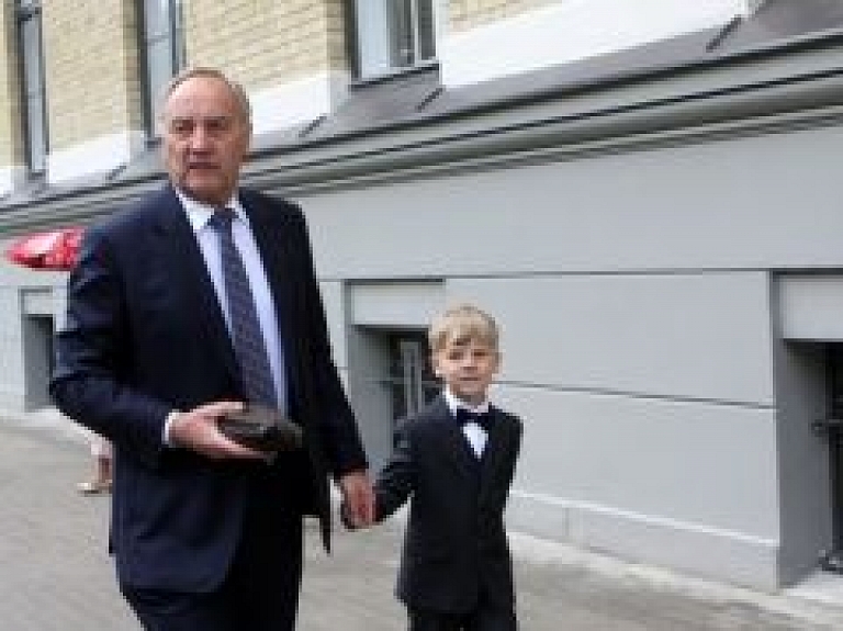 Andris Bērziņš izsaka žurnālistiem draudus (video) - papildināts