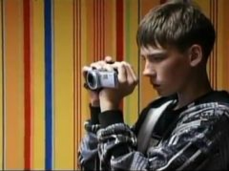 Līvānu novada jaunieši apgūst video filmēšanu un montēšanu (video)