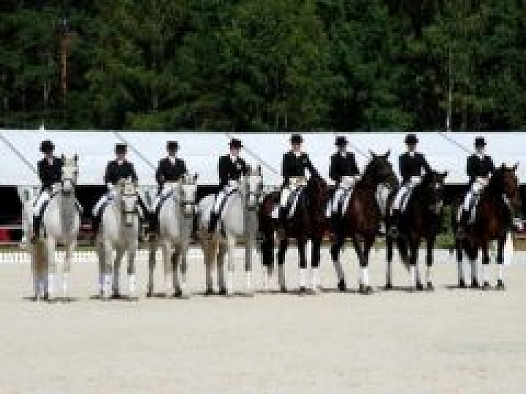 Ozolniekos aicina doties veloekskursijā (galerija)