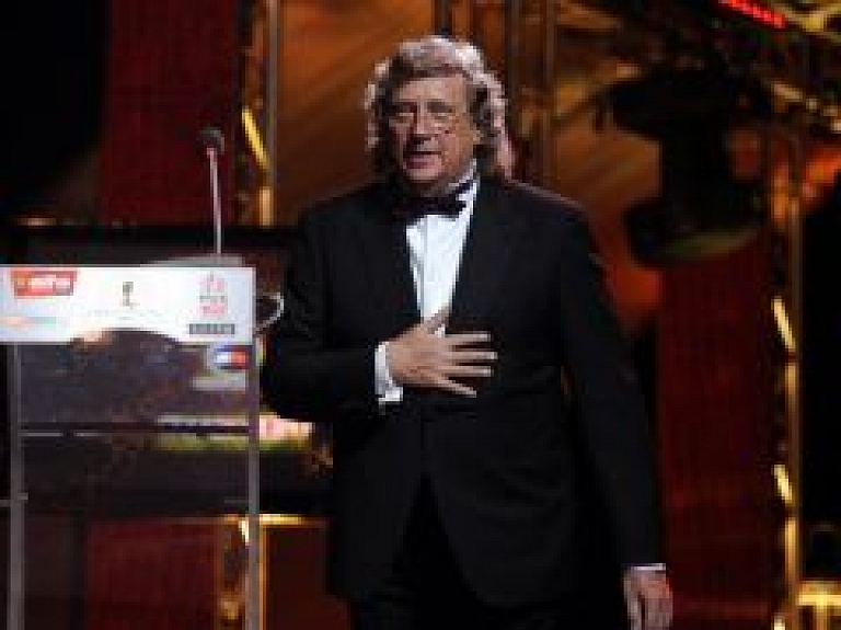 Zvaigžņu koncerts Jēkabpilī pārpilda zāli