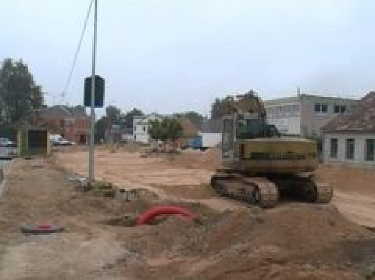Brīvības un Rīgas ielu rekonstrukcija tuvojas noslēgumam (video)