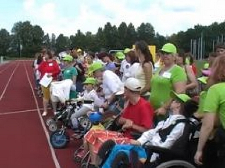 Jēkabpilī notiek otrās bērnu un jauniešu invalīdu sporta spēles (video)