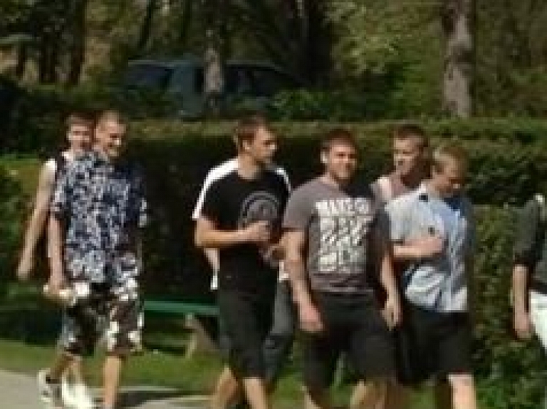 Laukos trūkst labu speciālistu (video)