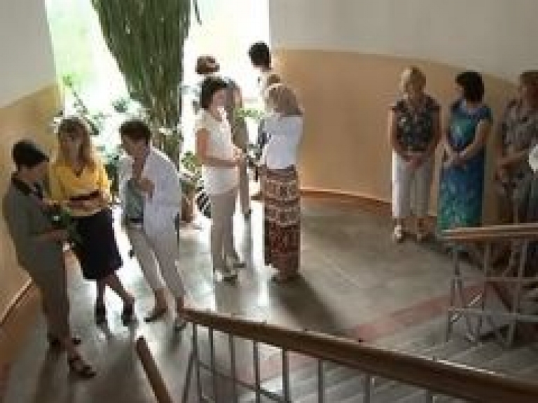 Atklāj Talsu sākumskolas jaunās telpas (video)