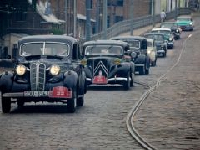 Rīgas svētku ietvaros notiks retro automobiļu parāde