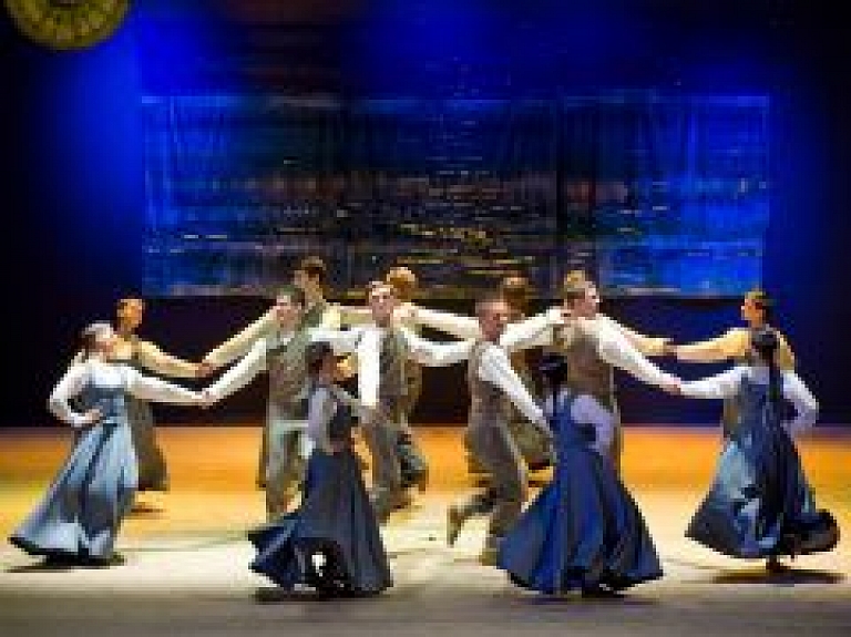 Dzintaru koncertzālē aicina vērot "Tautas deju pērles Jūrmalā" (galerija)