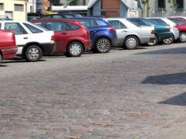 Rīgas svētku laikā pašvaldības autostāvvietas būs bez maksas