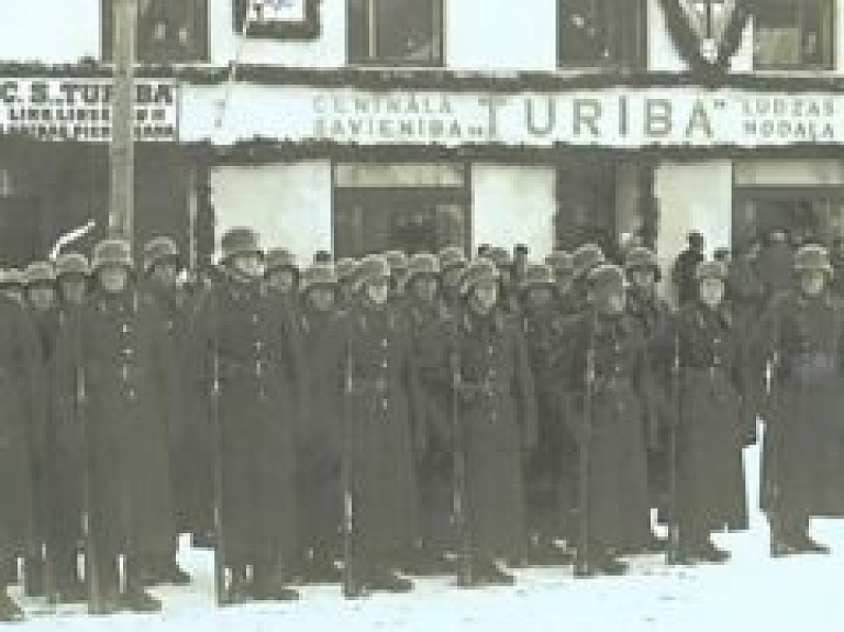 Ludzā atklāta fotoizstāde projekta "Zudusī Latvija" ietvaros (video)