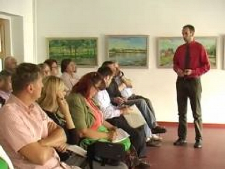 Jēkabpiliešus uztrauc jaunā tilta ietekme uz trokšņa līmeni (video)