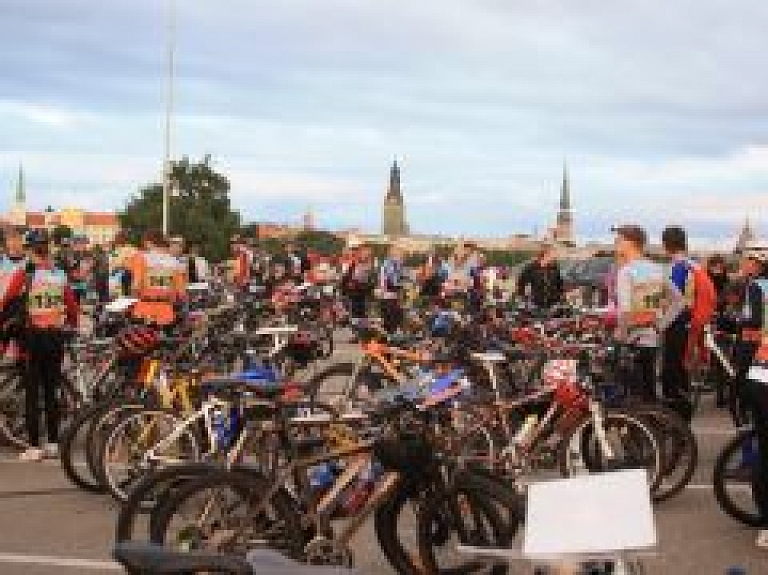 Rīgas svētkos noskaidros piedzīvojumu sacensību čempionus (galerija)