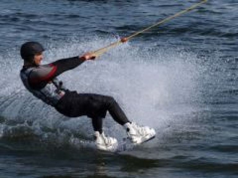 Latvijas čempionāts ūdensslēpošanas slalomā Umeru ezerā