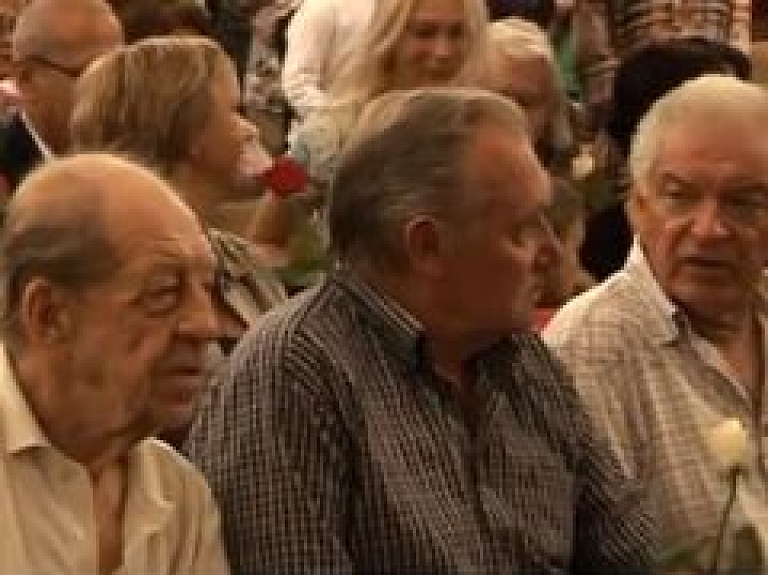 Latvijas Nacionālais teātris sāk jauno sezonu (video)