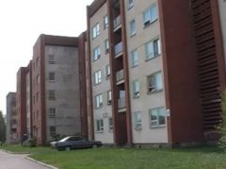 Jēkabpilī katrai daudzdzīvokļu mājai noteiks atšķirīgu īres maksu (video)