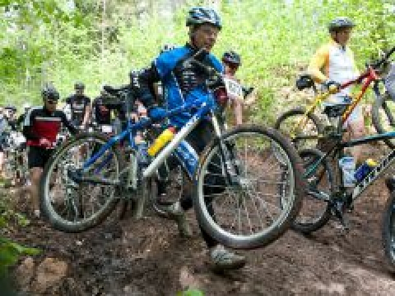 SEB MTB maratonā Tukumā startu dos Romāns Vainšteins (galerija)
