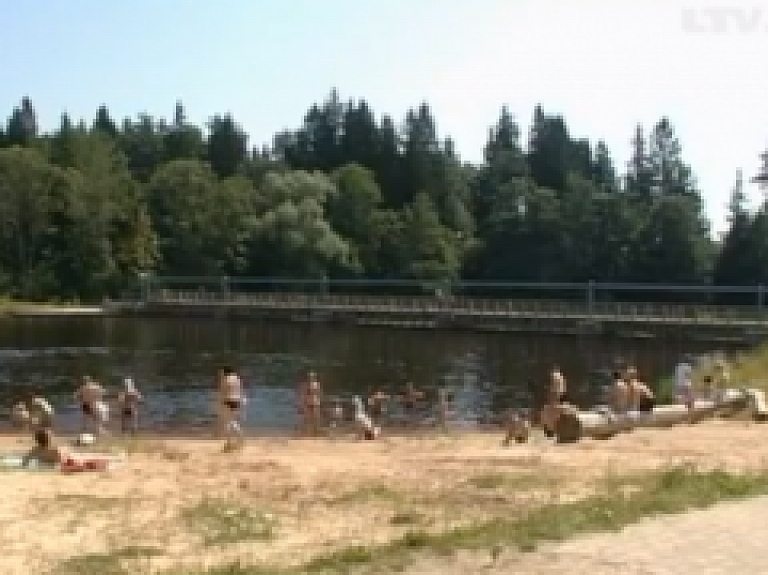 Eksperti: Ogres HES apgrūtina ledus iziešanu (video)