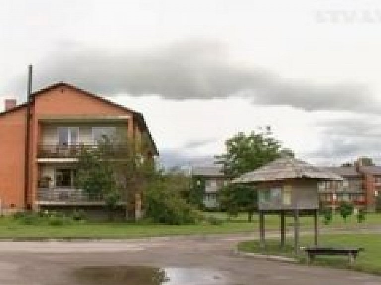 Pārsprieguma dēļ Ventas ciema iedzīvotājiem sabojājas elektroierīces (video)