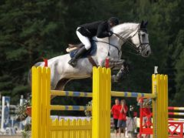 Inčukalnā norisināsies sacensības jāšanas sportā "Baltic Open 2012" (galerija)