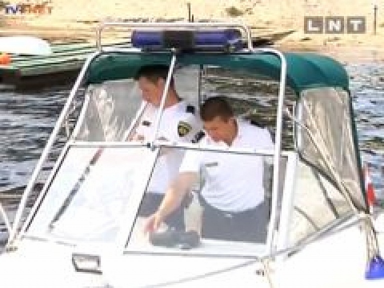 Rīgas ūdenstilpnēs likumpārkāpēju netrūkst (video)