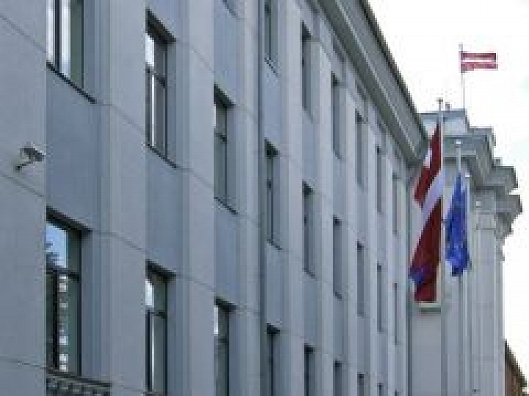 Jelgavas domnieks aizstāv veikalu, kas bērniem tirgo alkoholu