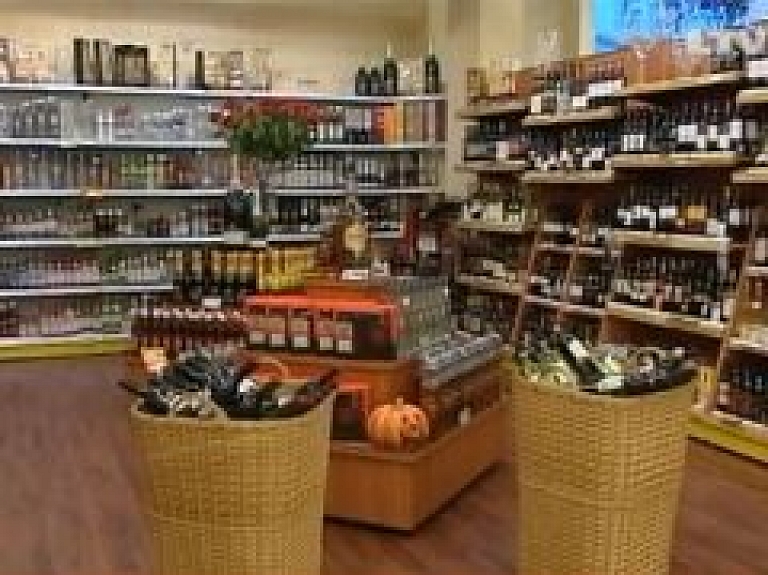 Atsakās no virknes radikālu ideju alkohola patēriņa mazināšanai (video)