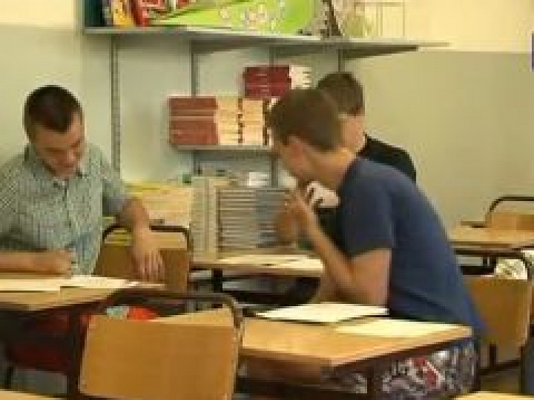 Talsu Valsts ģimnāzijai visvairāk A līmeņus eksāmenos (video)