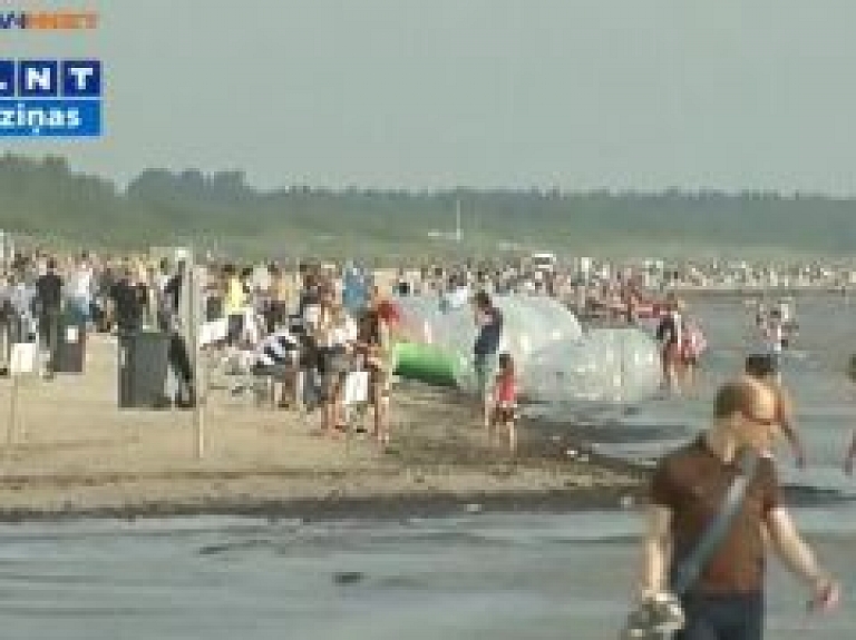 Liepāja pulcē tūkstošiem mūzikas cienītāju (video)
