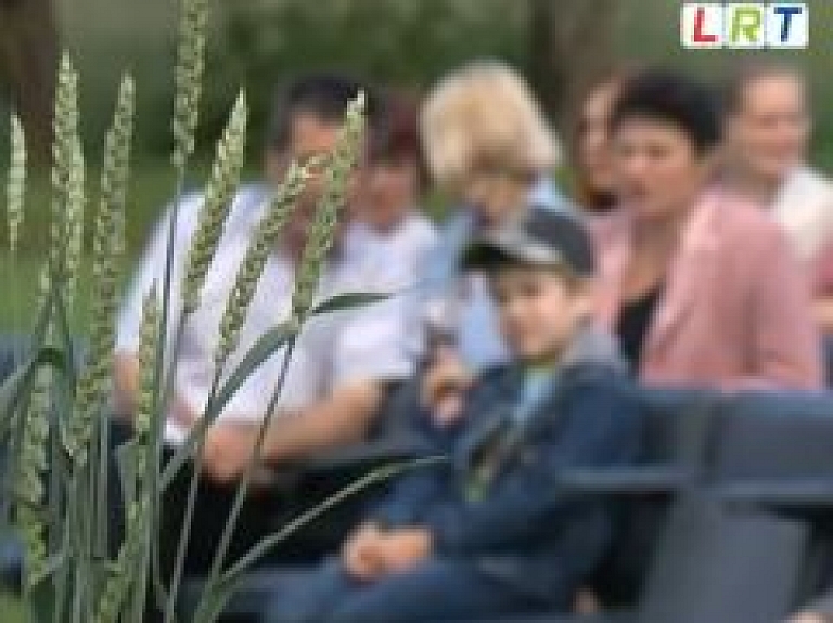 Rogovkā jau astoto reizi svin Pēterdienu (video)