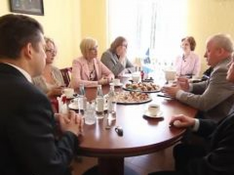 Veselības ministres Ingrīdas Circenes darba vizīte Dobelē (video)