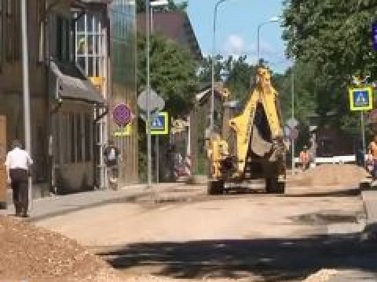 Projektu īstenošana Talsos turpinās (video)