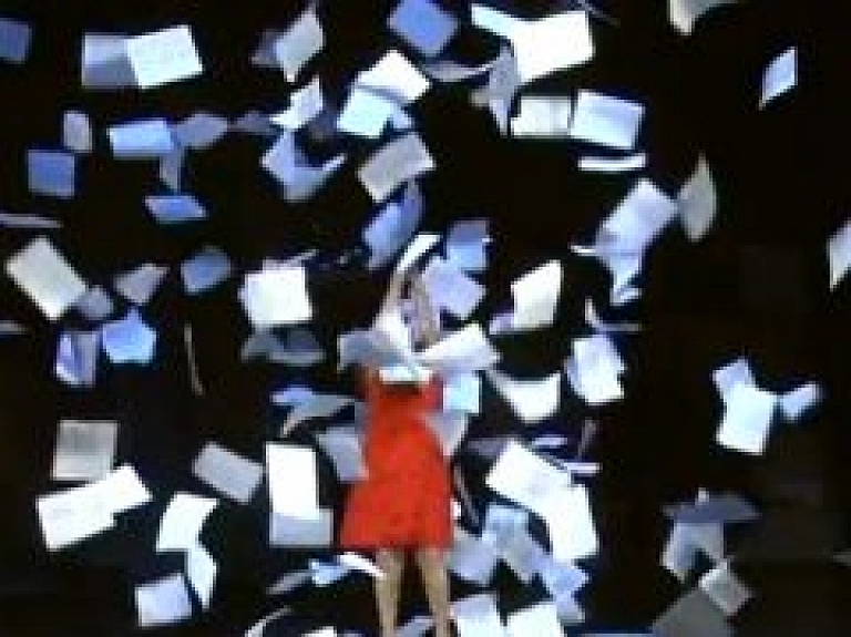 Rīgas Krievu teātris noslēdz sezonu ar loteriju (video)