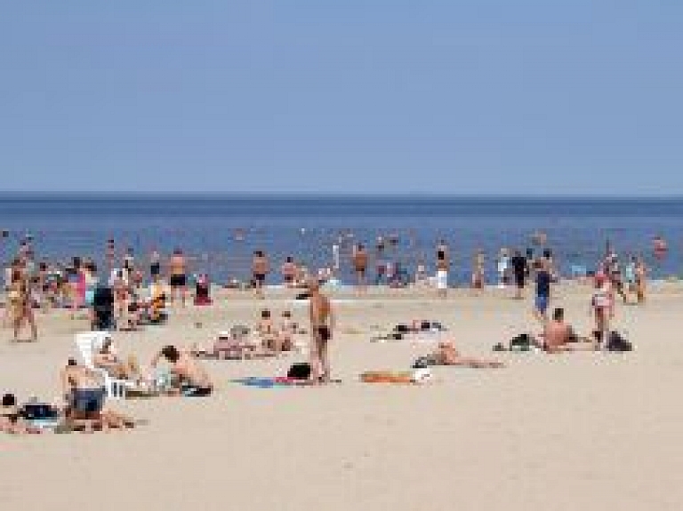 Latviju karstuma viļņi jūlijā neskars (video)