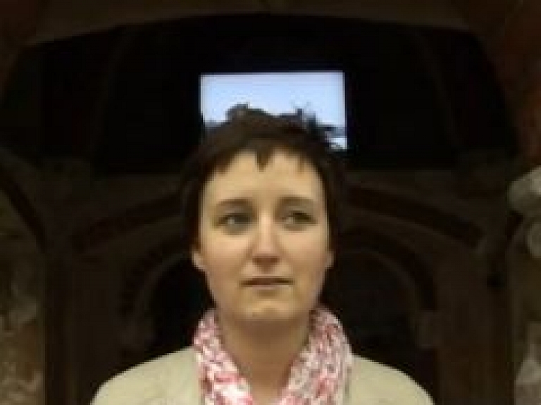 Izstāde "Kustība. Migrācija" Rīgas Doma baznīcas dārza galerijā (video)