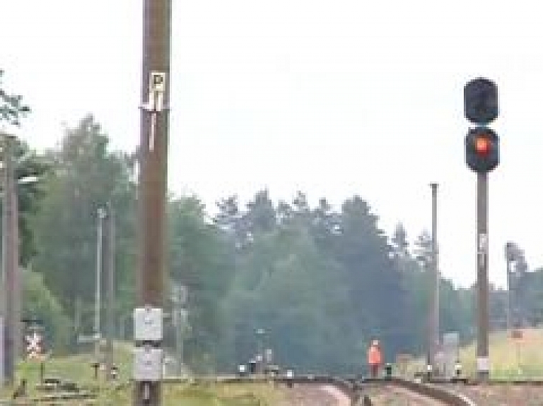 Liecības par traģisko avāriju Cēsīs arvien pretrunīgākas (video)