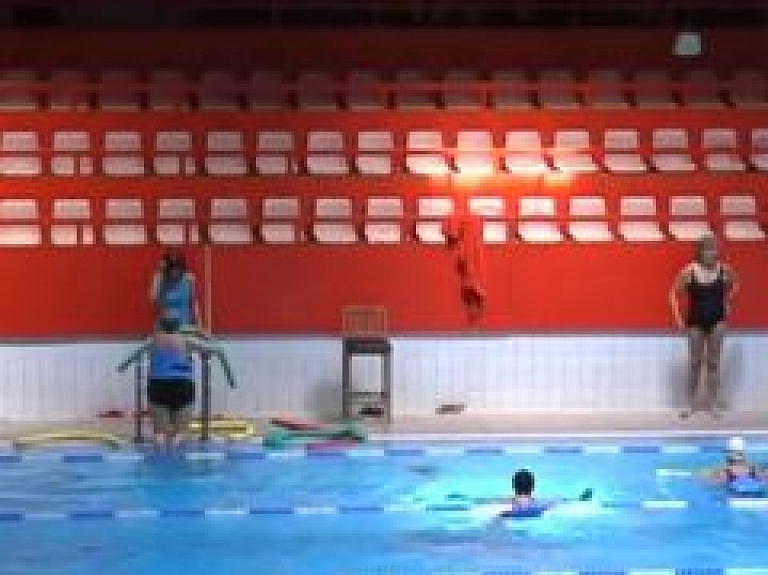 Ķīpsalas peldbaseinā sociālais dienas centrs (video)