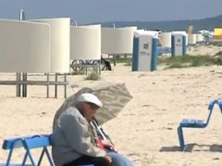 Jūrmalā jauns pārģērbšanās kabīņu izvietojums (video)