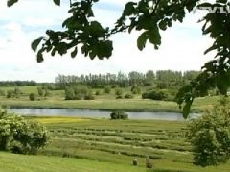 Lietavas radījušas bojājumus Zemgales zemniekiem (video)