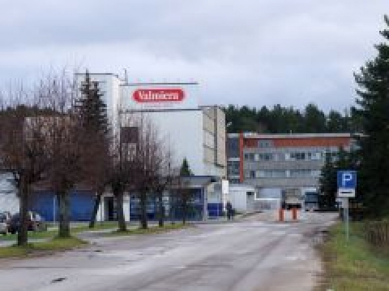 Prezentēts "Rīgas piena kombināta" un "Valmieras piena" apvienotais uzņēmums (video) - papildināts