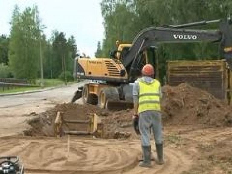 Stendē sākusies ūdensvada un kanalizācijas izbūve (video) - papildināts