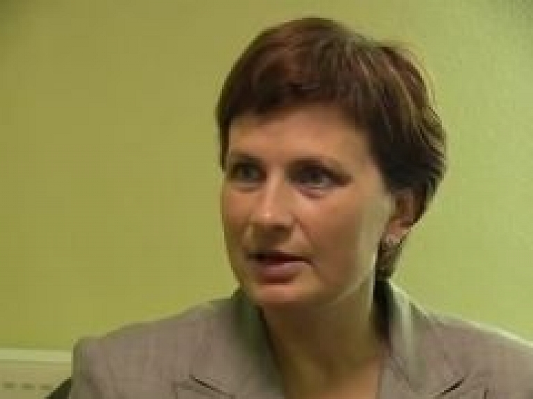 Labklājības ministre interesējas par sociālo situāciju Jēkabpilī (video)