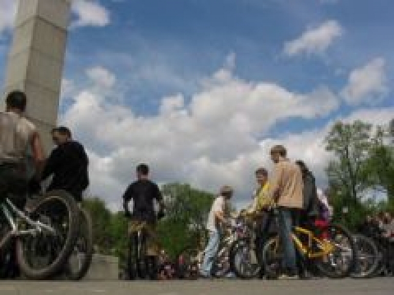 Rīgas velomaratonā uzvarējis latviešu riteņbraucējs Andžs Flaksis - papildināts