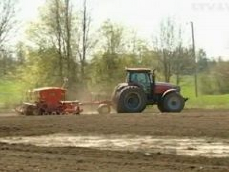 Valdība atbalsta zemes iegādes kreditēšanas programmu (video)