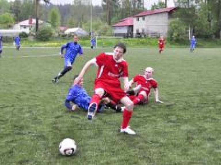 Rīgas čempionāts startē ar favorītu neizšķirtu Ogrē