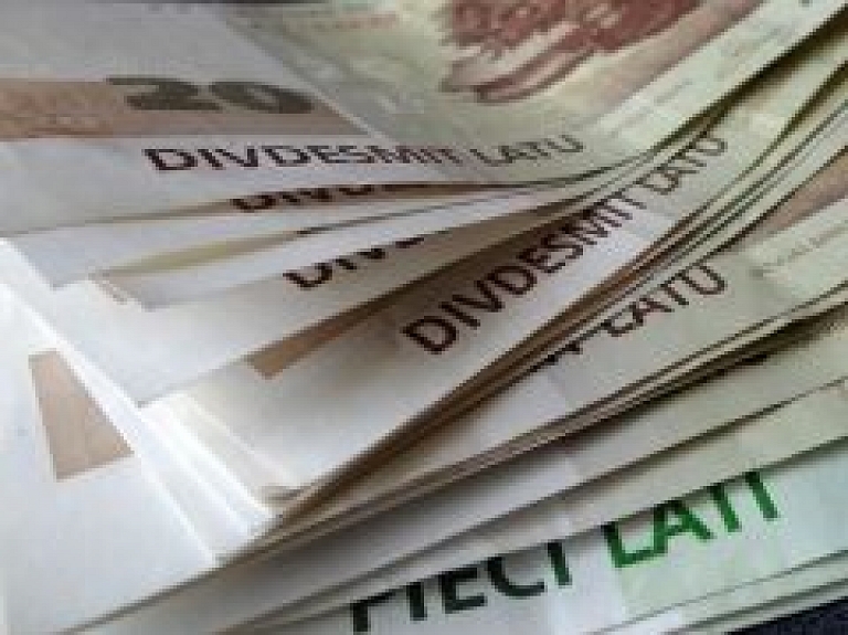 Zilvera parādsaistības pārsniedz 150 000 eiro