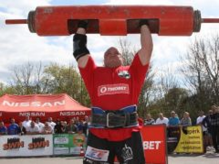 Pāvilostā aizvadīts pirmais Latvijas spēkavīru čempionāta posms (galerija)