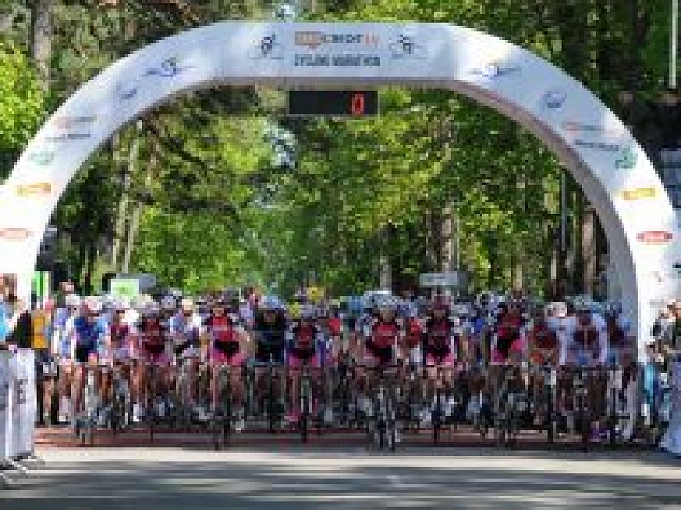 Jūrmalas velosacensībās sasniegts dalībnieku rekords: vairāk nekā 2500 cilvēku