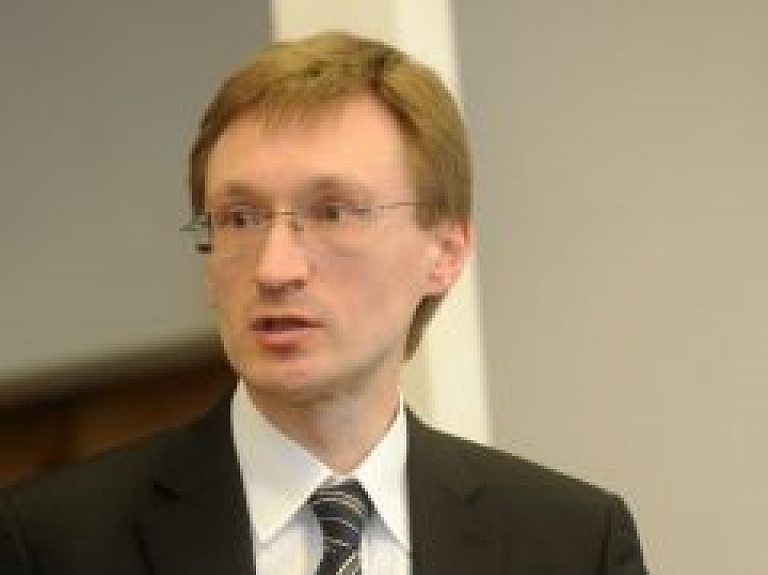 Teju puse iedzīvotāju labprāt nododas slinkošanai (video)