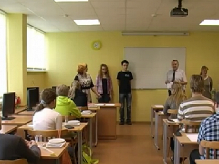 Rudzātos skolēni parāda savas zināšanas fizikas olimpiādē (video)