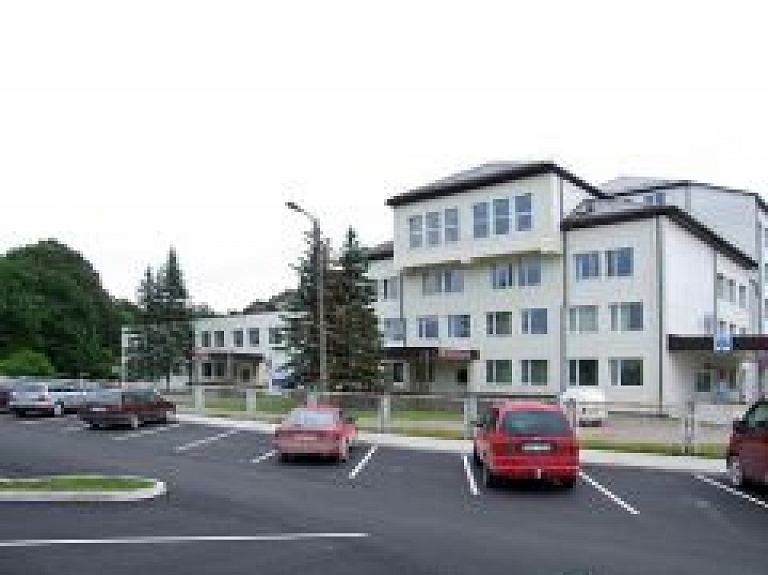 Zvīdrim teju 15 000 eiro lielas parādsaistības