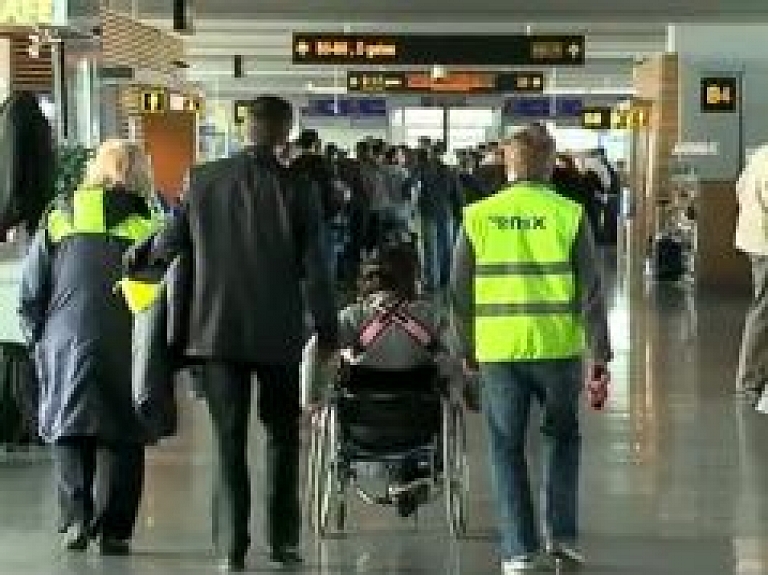 Lidosta "Rīga" pieejama cilvēkiem ar invaliditāti (video)
